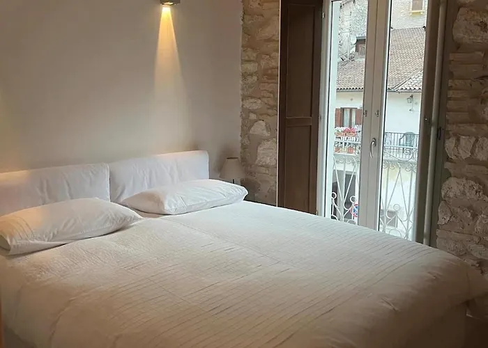 Of Rocks * Rocca Pia