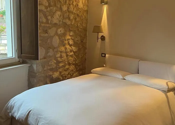 Of Rocks * Rocca Pia